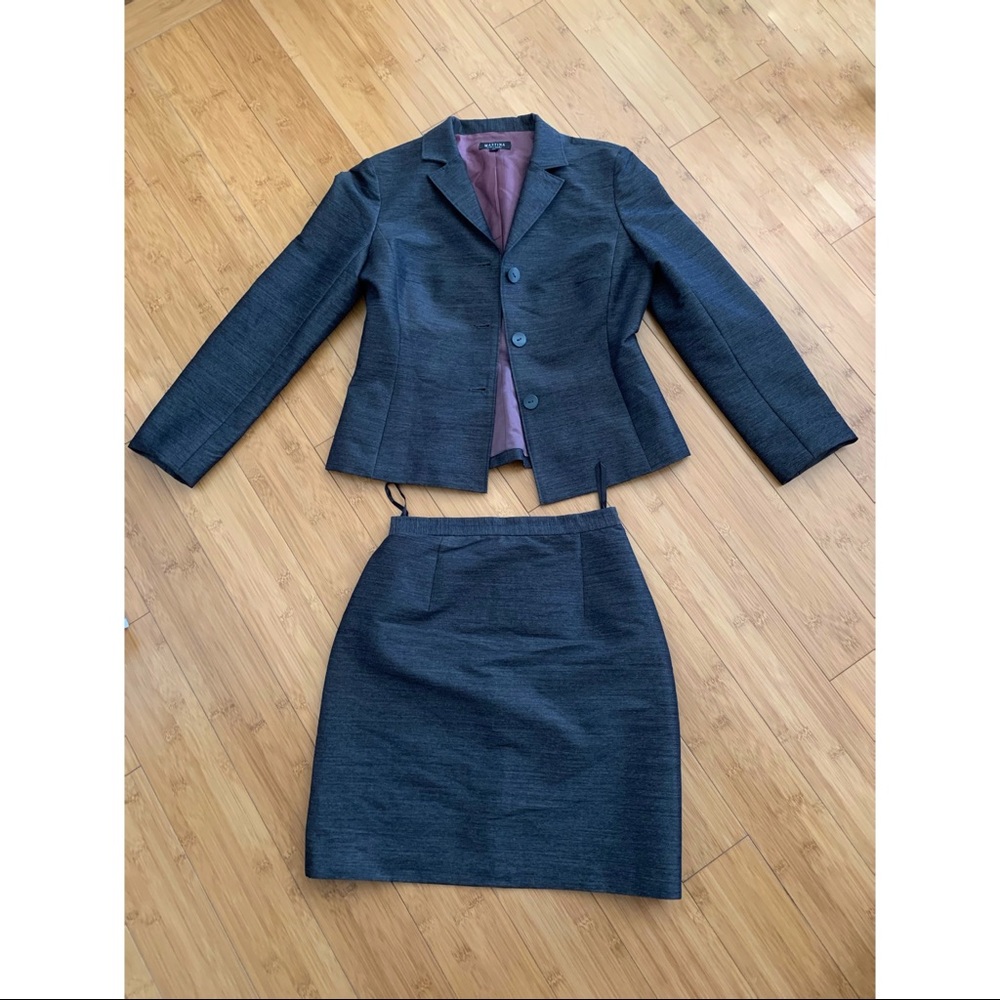 Elegant blazer skirt medium set